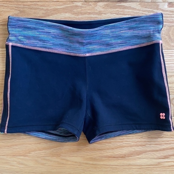 Sweaty Betty Reversible Yoga Shorts - Picture 1 of 9